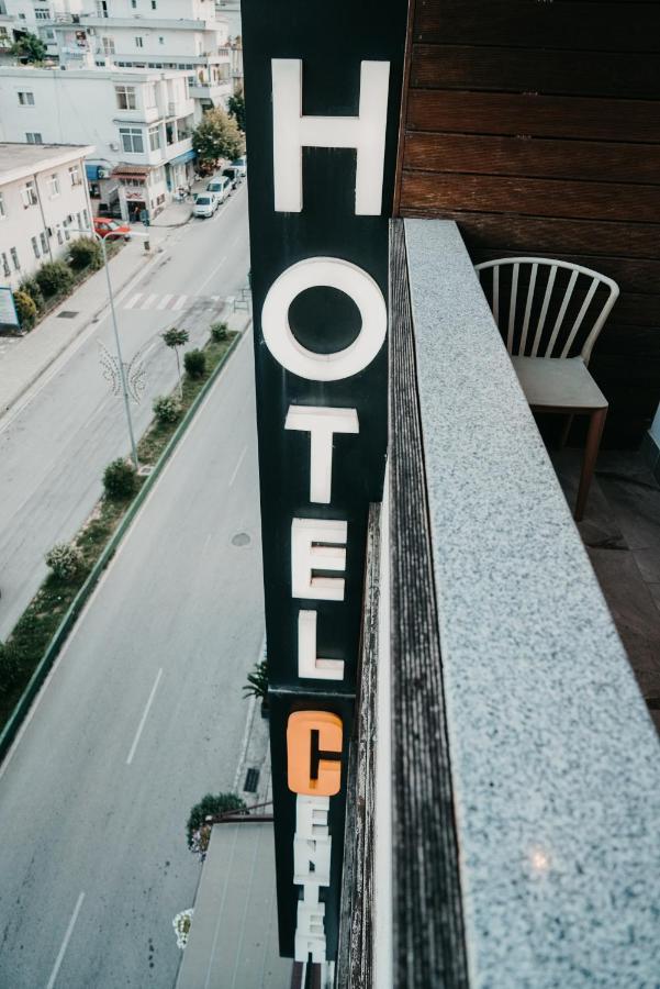 Center Hotel จีโรคาสเตอร์ ภายนอก รูปภาพ