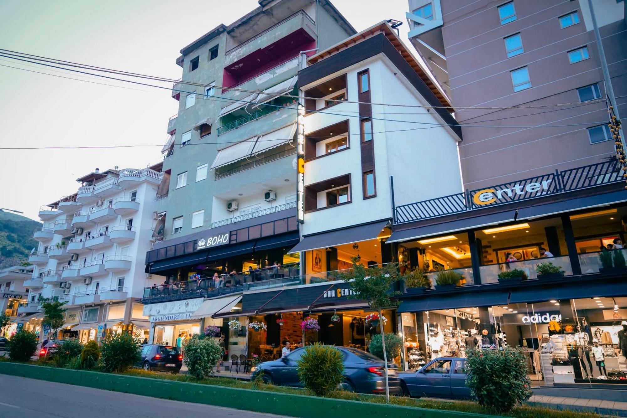 Center Hotel จีโรคาสเตอร์ ภายนอก รูปภาพ